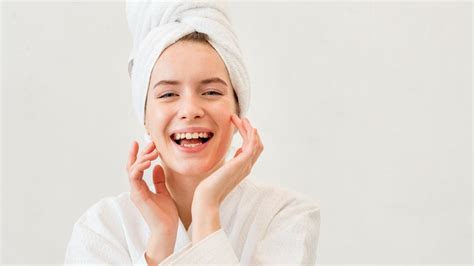 7 Rahasia Skincare Untuk Kulit Berminyak yang Dijamin Bikin Kulit Bersinar!