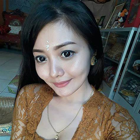 Gadis Bali di Media Sosial
